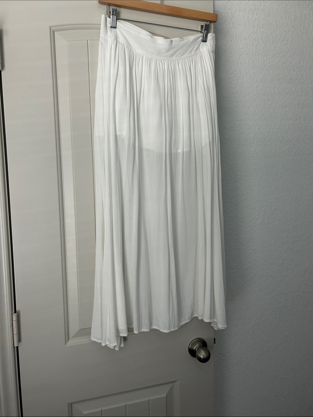 Women’s White Maxi Skirt – Flowing Lightweight Pleated Design
